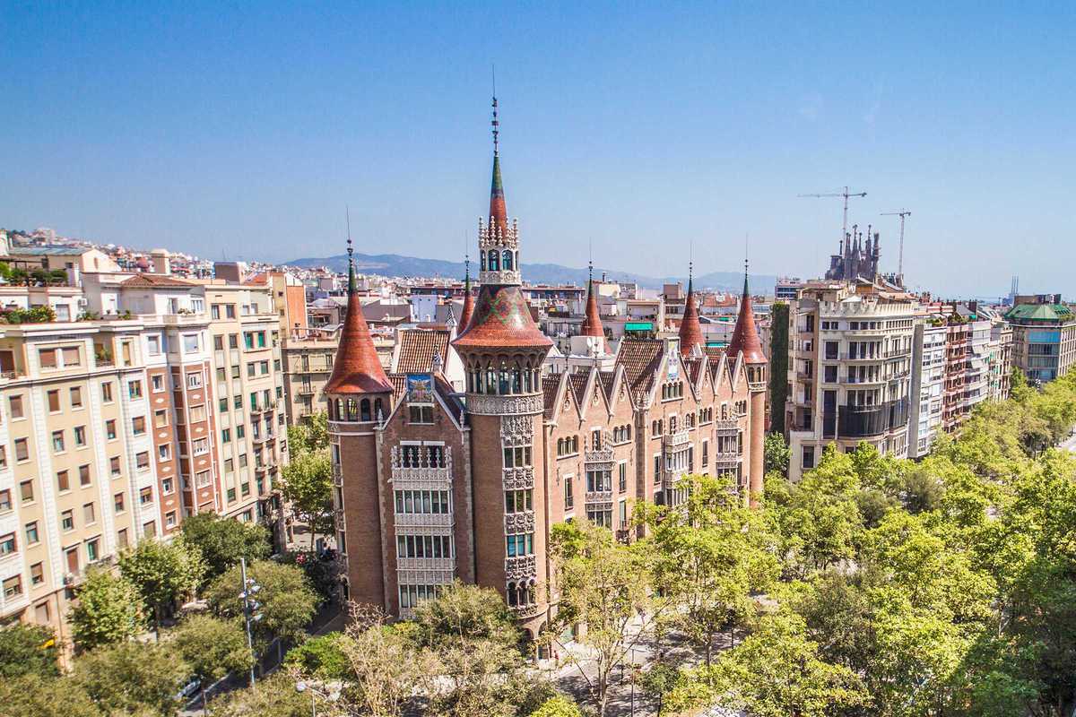 Casa de les Punxes, Barcelona