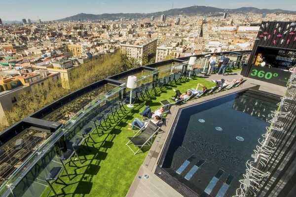 b lounge terrace
