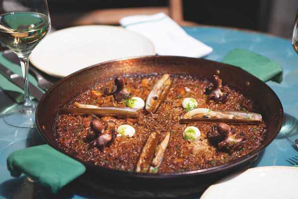bivio seafood paella
