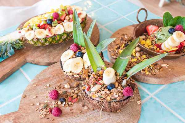 brunch cake by the sea