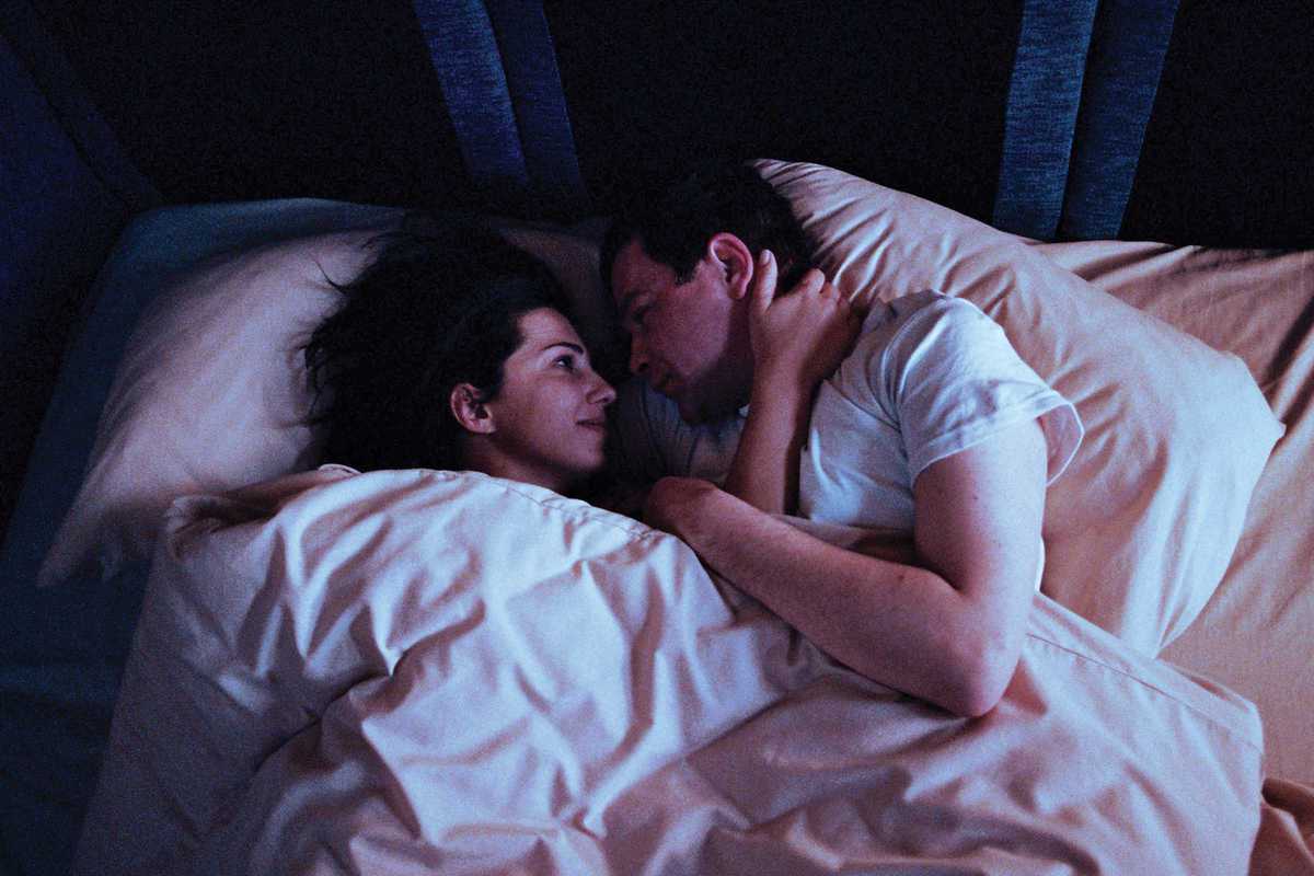 couple-in-bed