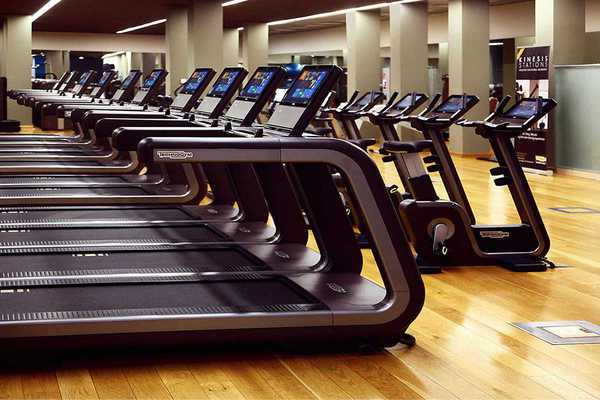 holmes place urquinaona