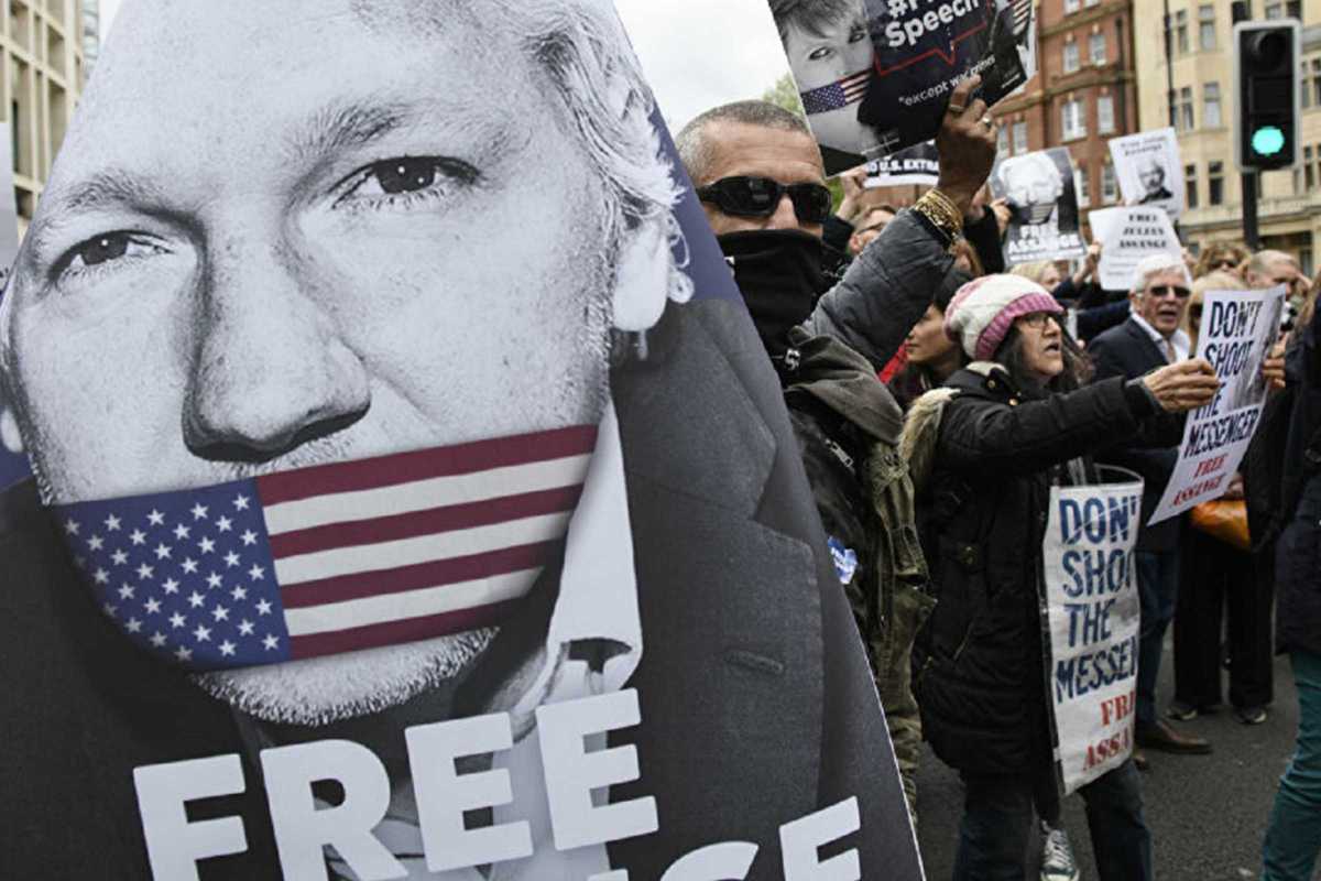 julian-assange