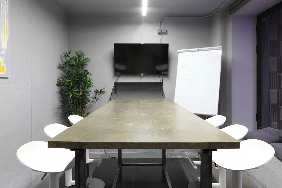 la-vaca-meeting-room