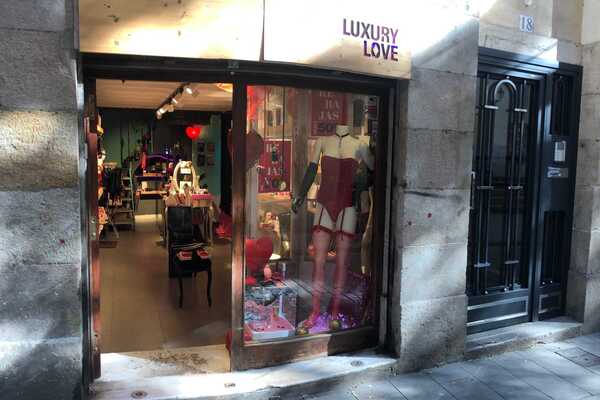 the luxury love
